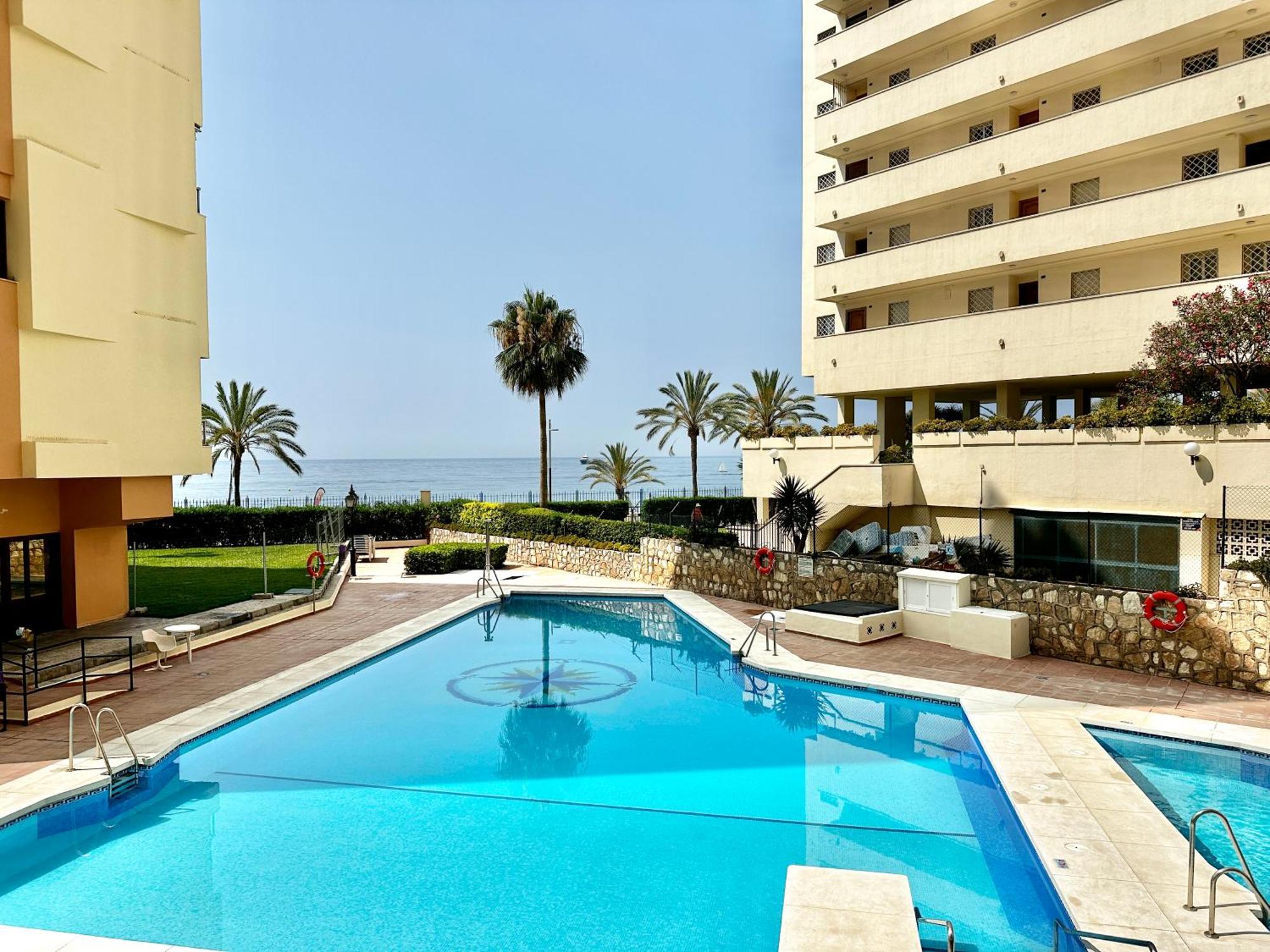Loft 18 Beachfront Marbella Center 外观 照片